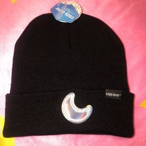 BEANIE WITH CUTE HOLOGRAPHIC CRESCENT MOON LOGO